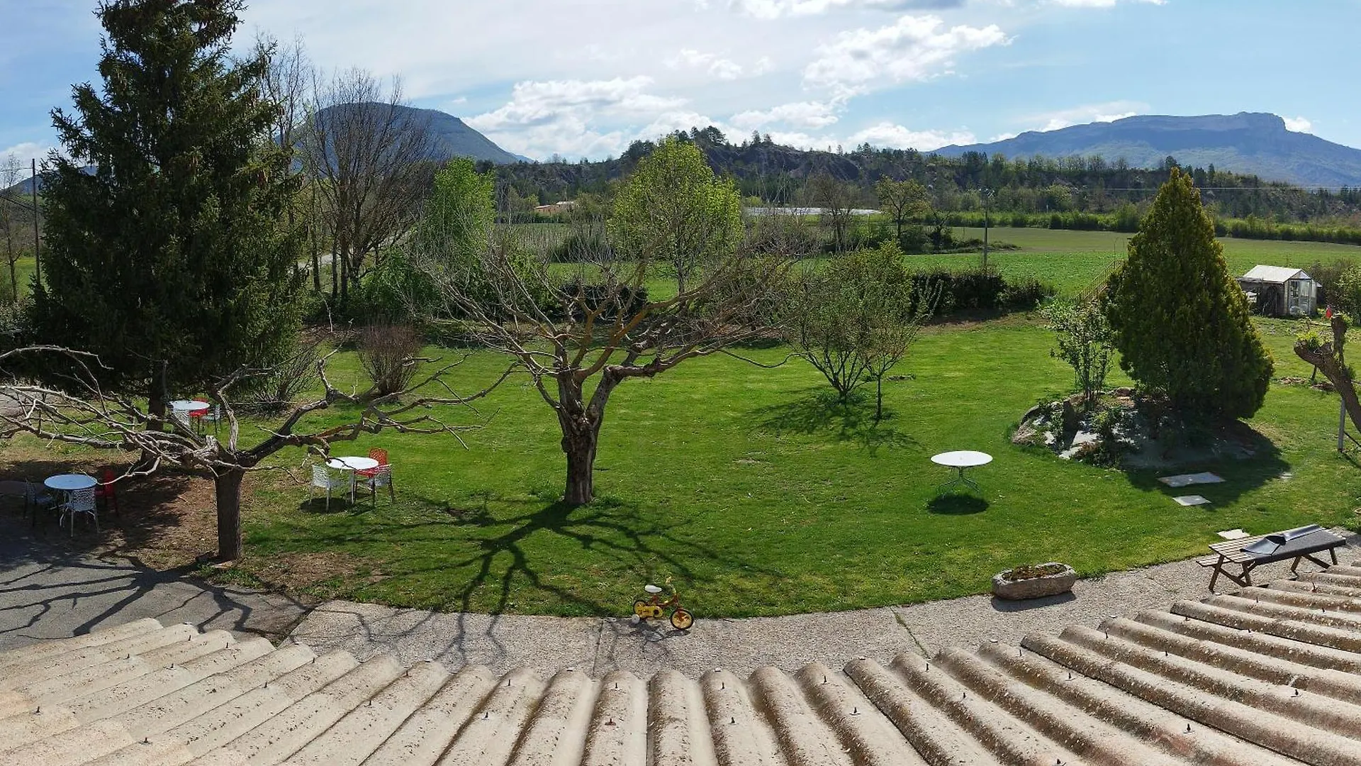 ** Hotel Le Petit Caboulot En Pleine Nature Vaumeilh France