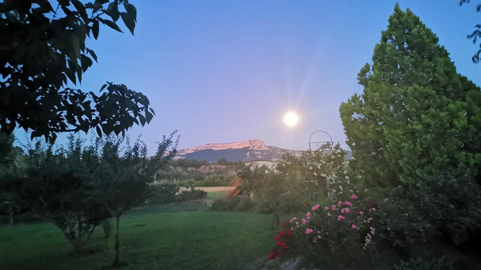 Le Petit Caboulot En Pleine Nature Vaumeilh France